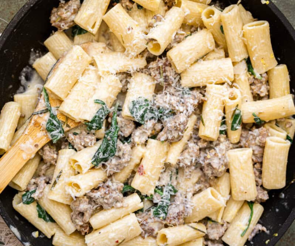 Creamy Sausage and Spinach Rigatoni